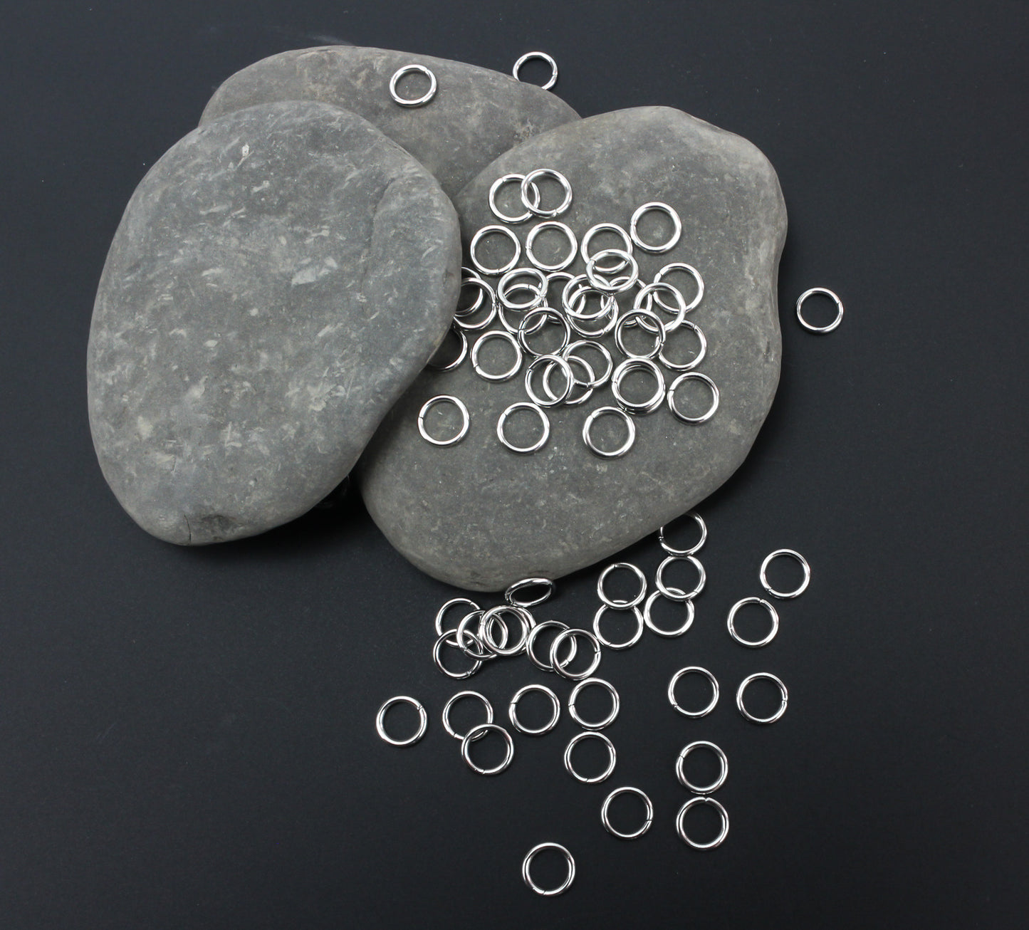 18 Gauge Stainless Steel Jump Rings, 100pcs - Available in 5mm, 6mm, 7mm and 8mm
