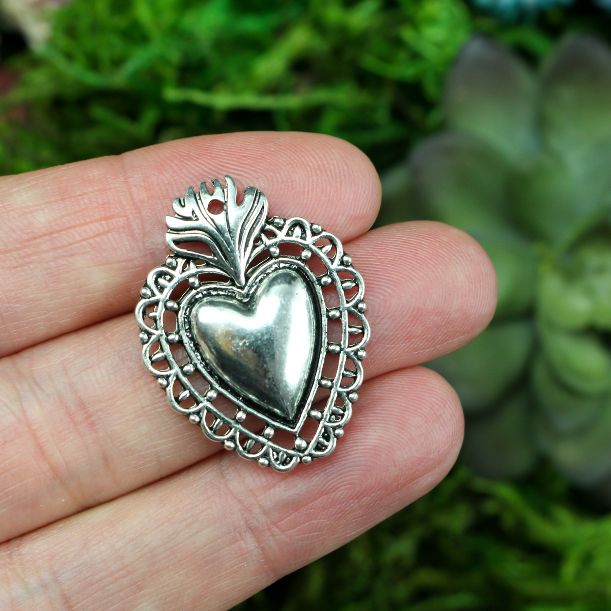 Flaming Holy Heart Charms - Ex Voto Milagro Style Sacred Heart - 5pcs