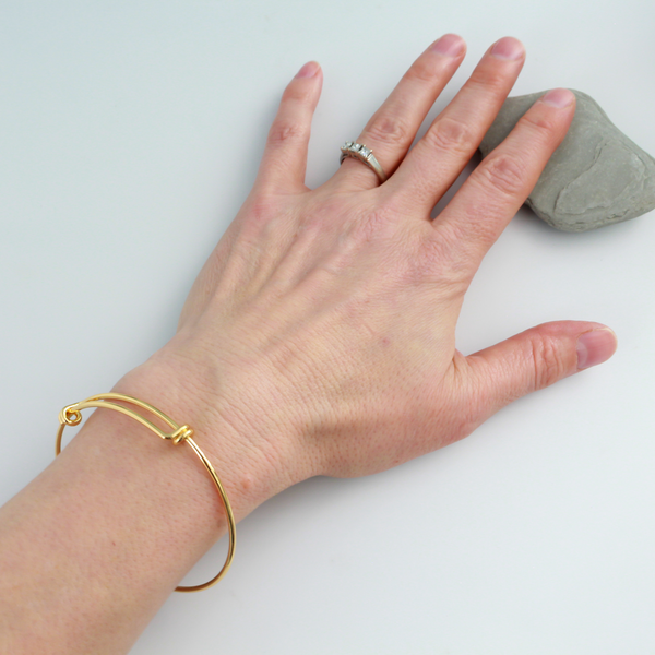 18K Gold Plated Adjustable Bangle Bracelet - Wire Expandable Charm Bracelet - Medium Adult Size