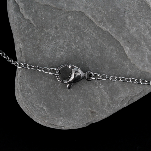 Stainless steel link cable chain necklace that features a lobster claw clasp for easy opening, 50cm long