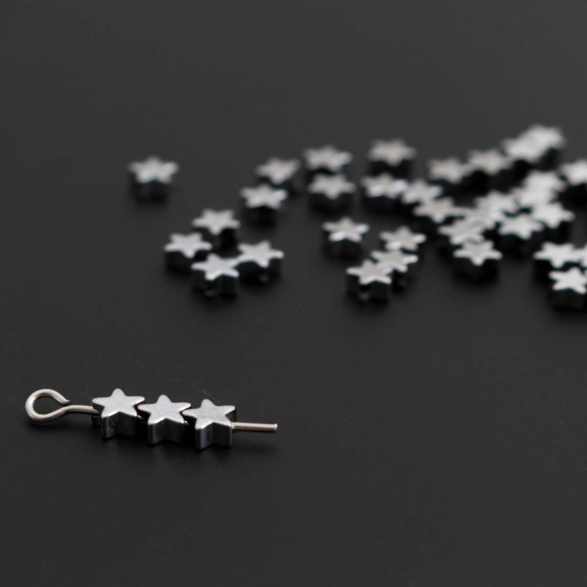 Star Shaped Beads 4x4mm, Non-magnetic Synthetic Hematite Beads, 50pcs
