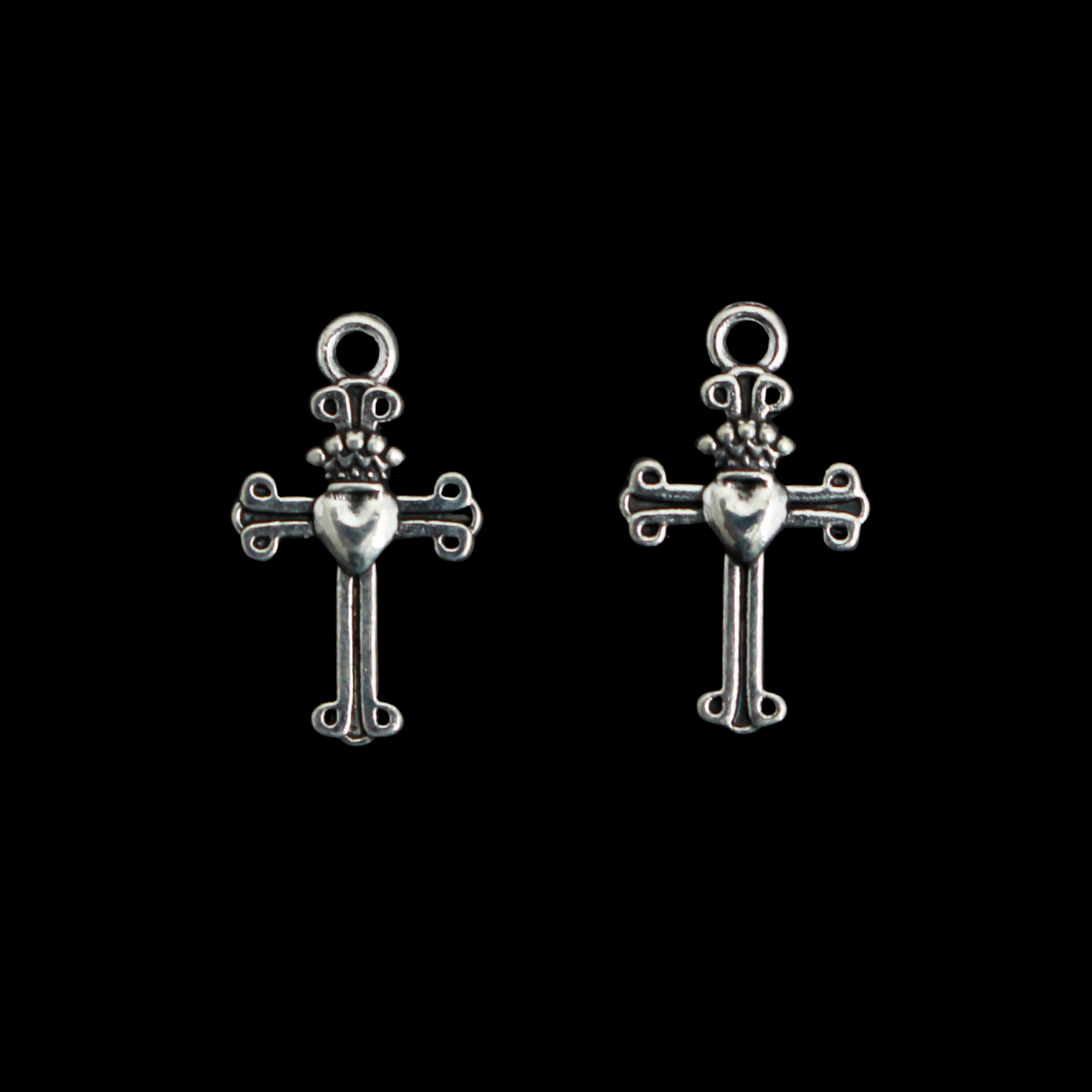 Silver Gothic Cloverleaf Cross Charms 12mm x 9mm, 25pcs