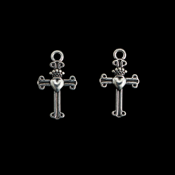 Silver Gothic Cloverleaf Cross Charms 12mm x 9mm, 25pcs