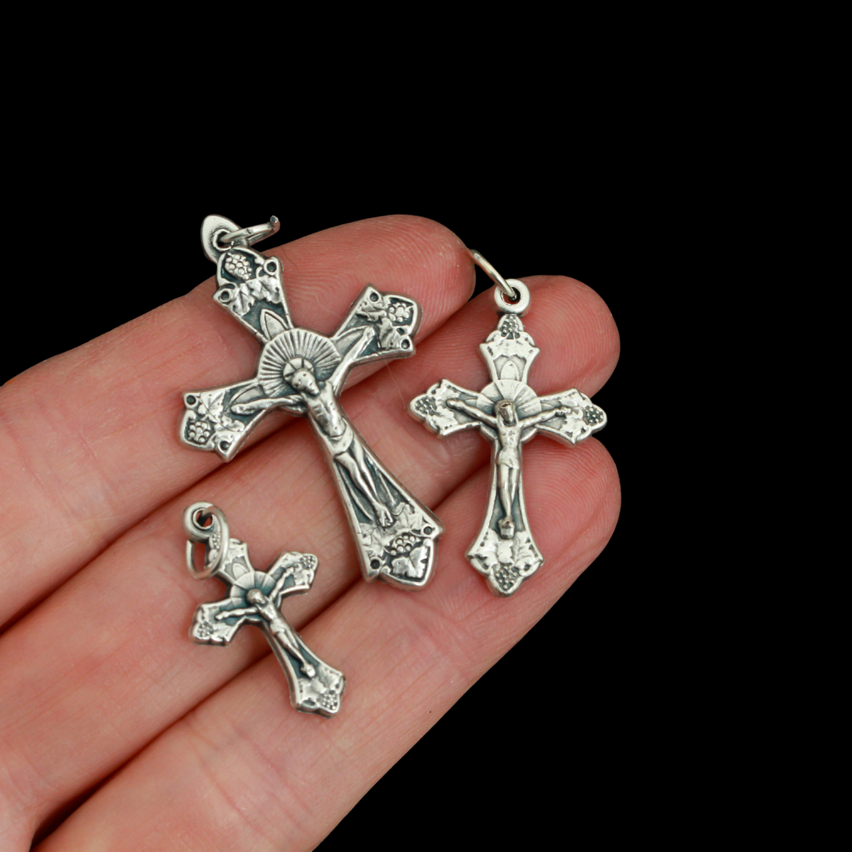 Crucifix Cross with Grapes and Leaves Detail, 1-1/2" long