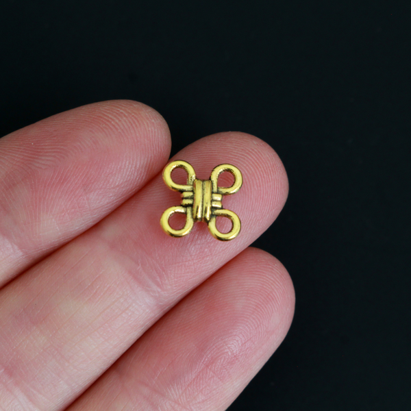 Celtic Knot Connectors - Square Joiner Links - 12mm in diameter, 20pcs