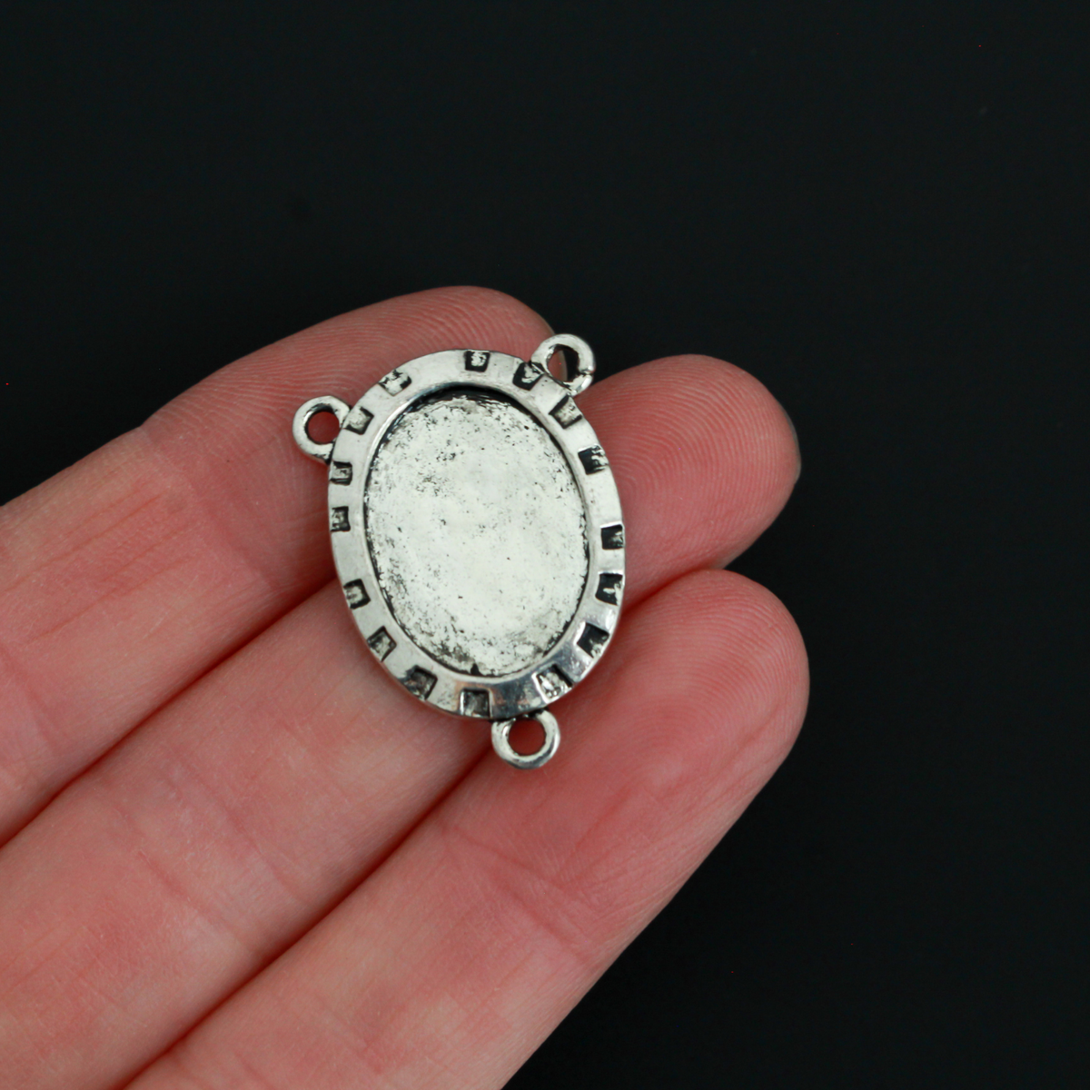 Rosary Centerpiece Bezel Trays with Madonna and Child on the Back - Fits 18x13mm Oval Cabochon, 5pcs