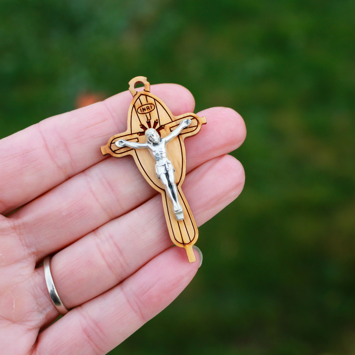 Beautiful handmade crucifix, made in Italy. The cross is made of genuine olive wood and the body of Christ is a zamac base alloy with genuine oxidized silver-plating