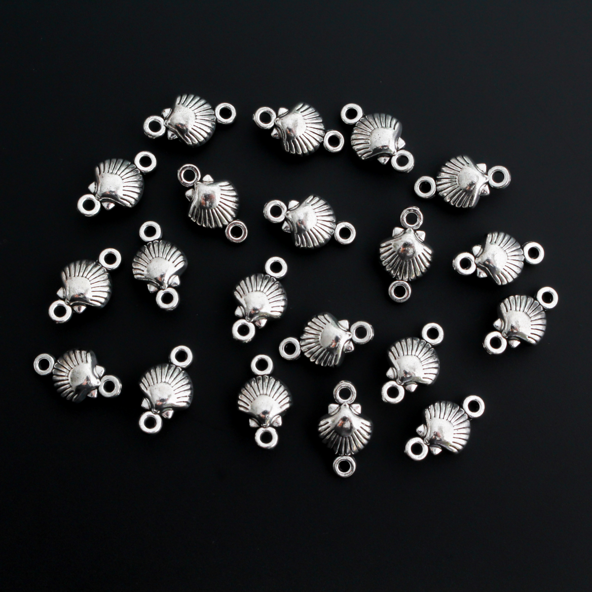 Tiny Silver Scallop Shell Connector Links - 15mm x 9mm, 20pcs