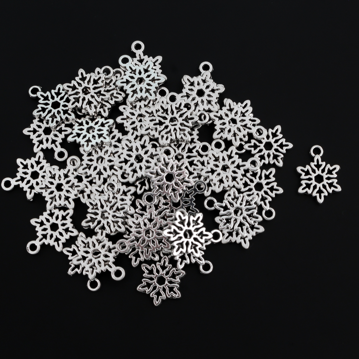 Snowflake Charms in Antique Silver 15x11mm, 25pcs