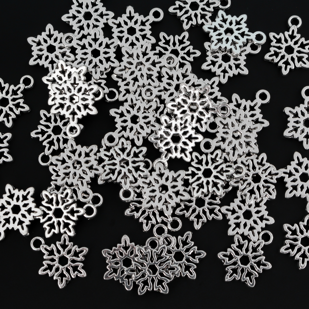 Snowflake Charms in Antique Silver 15x11mm, 25pcs