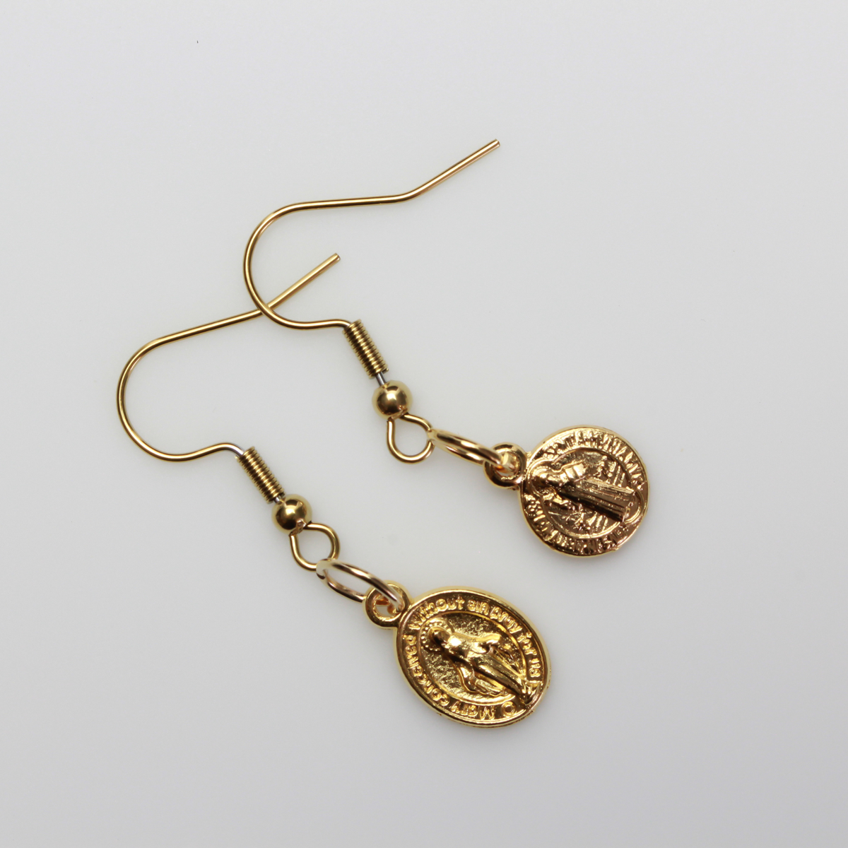 304 Stainless steel earring hooks that have 18k gold plating with a horizontal loop, 21 gauge wire