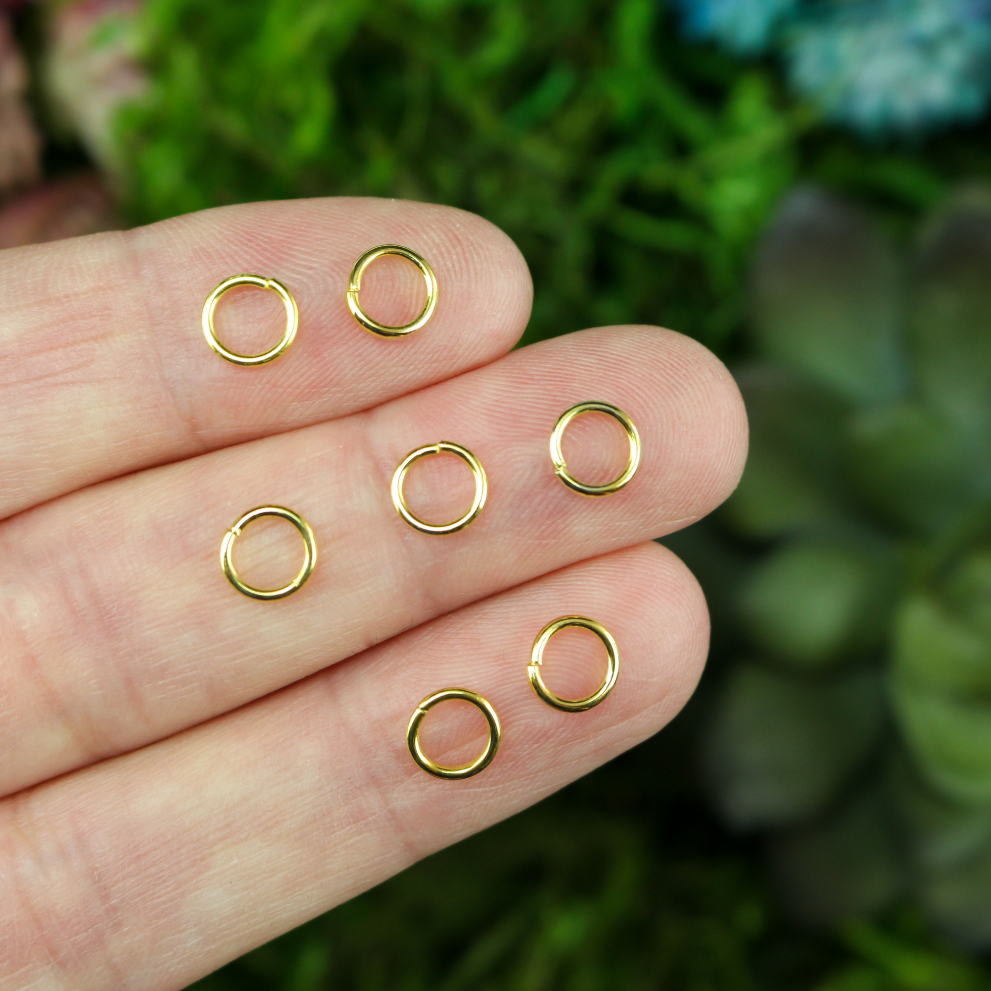 6mm round gold plated jump rings sold in packs of 100 pieces