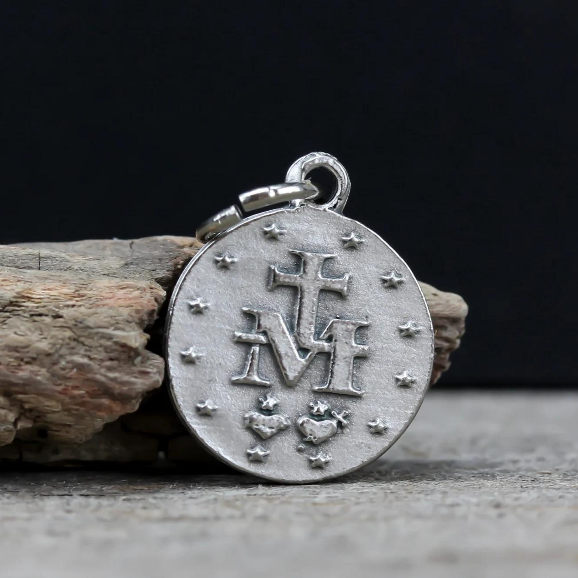14mm Round Miraculous Mary medal with an ornate scalloped border 