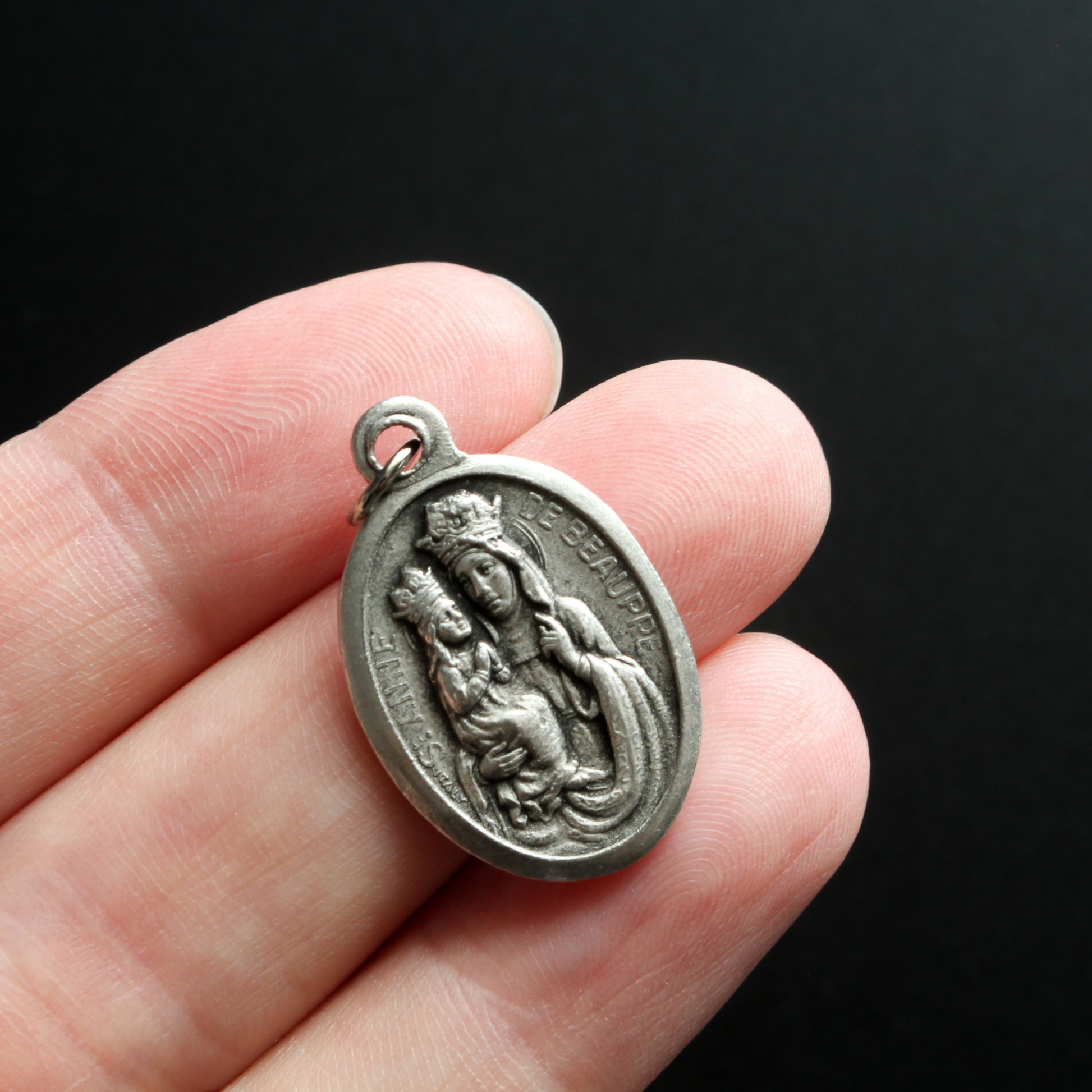 Beautiful St. Anne de Beaupré medal.