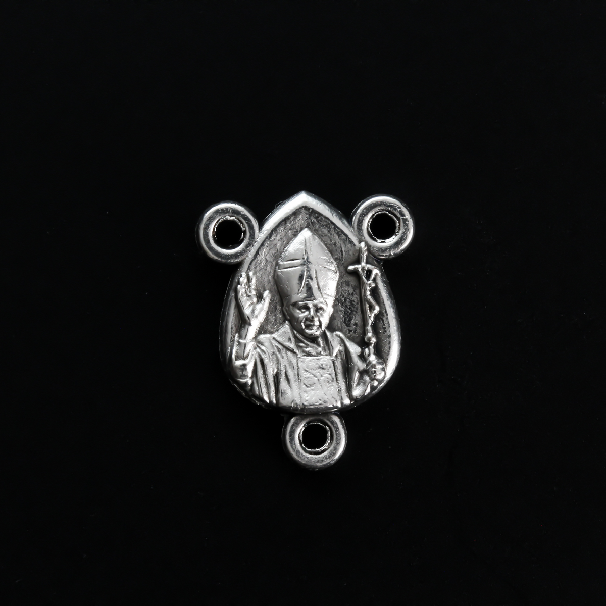 Small rosary centerpiece featuring Pope John Paul II on the front and Pope Benedict XVI on the back.