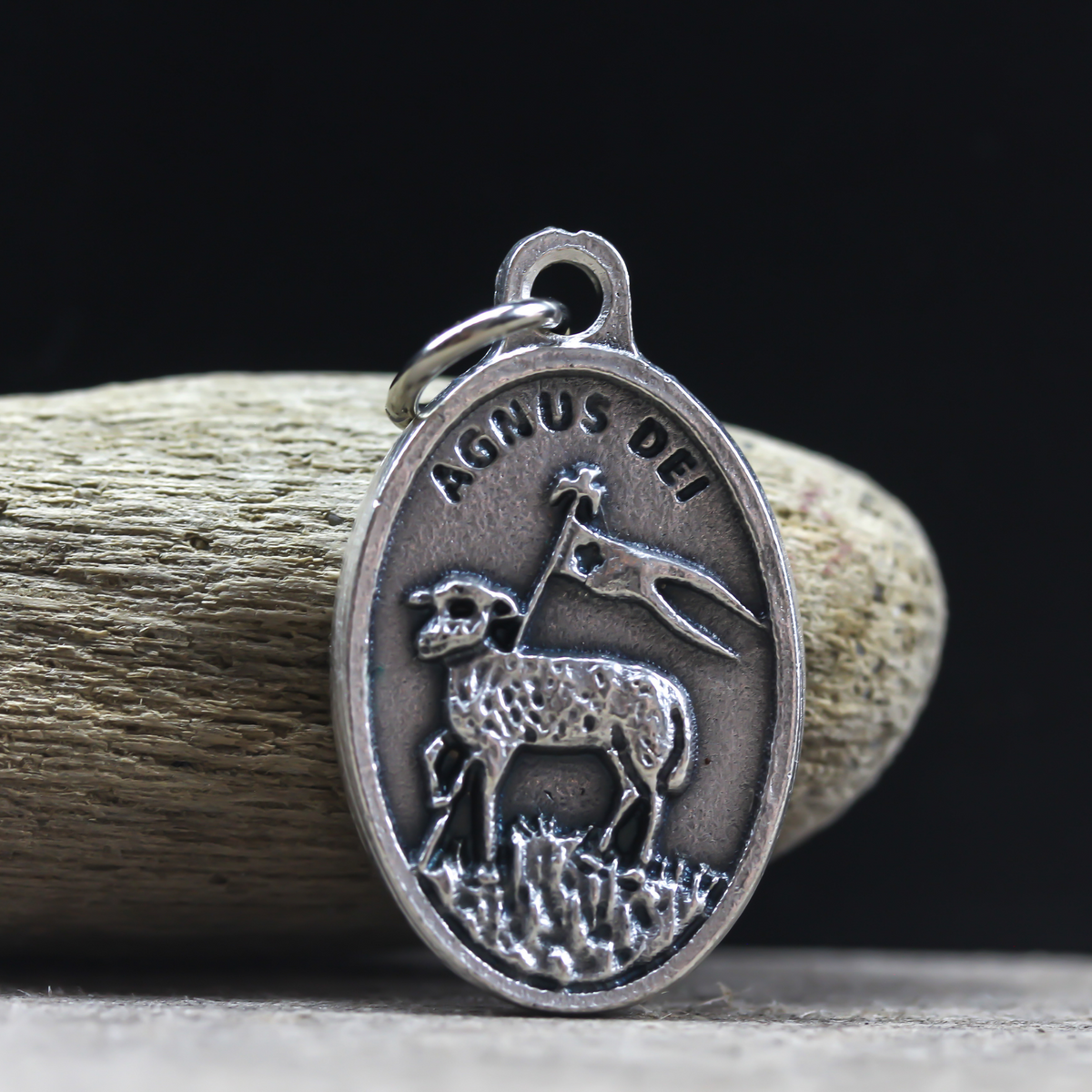 Agnus Dei, Behold the Lamb of God silver tone one inch medal made in italy
