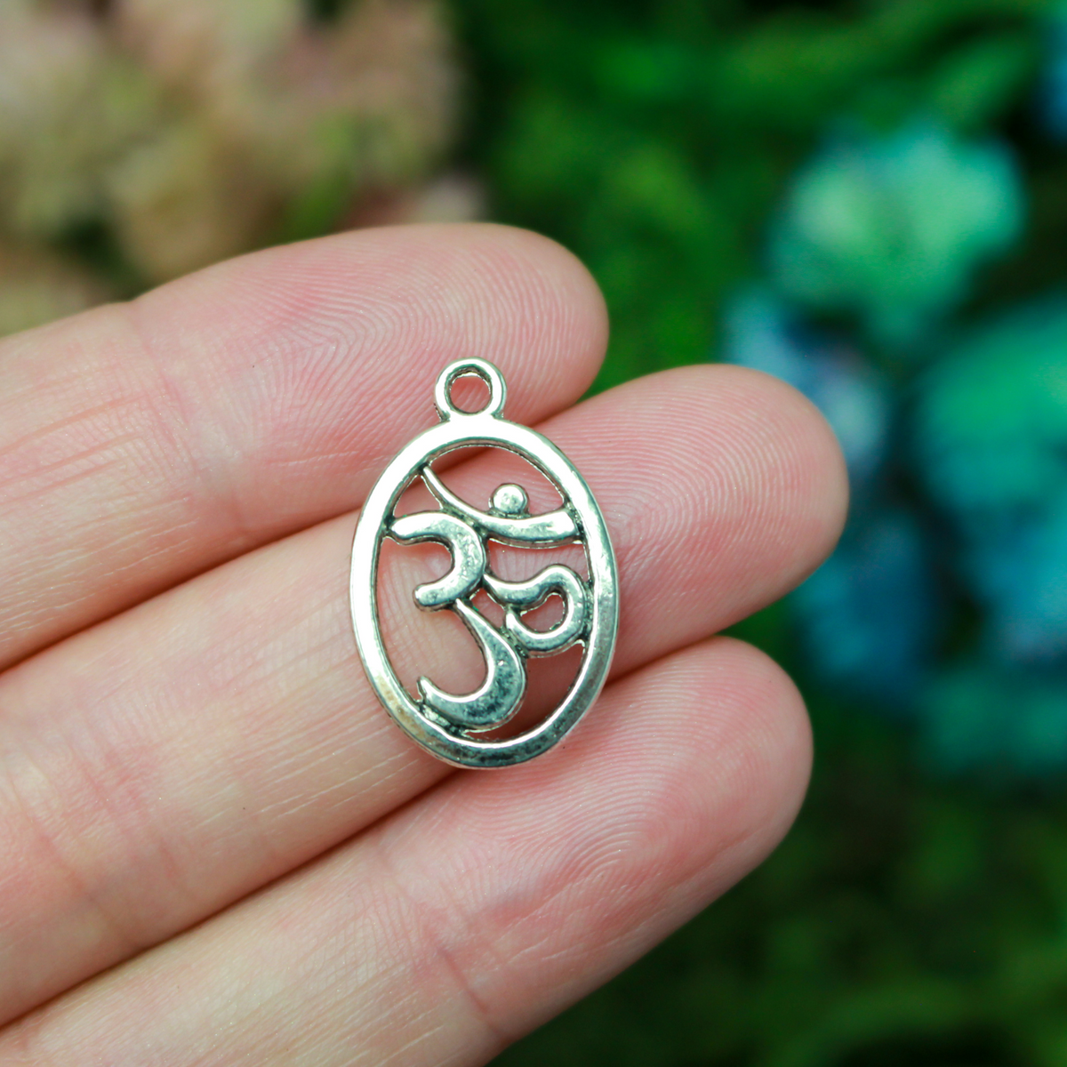 Silver Tone Aum Symbol Oval Charm - Yoga Healing OM Sacred Mantra, 10pcs