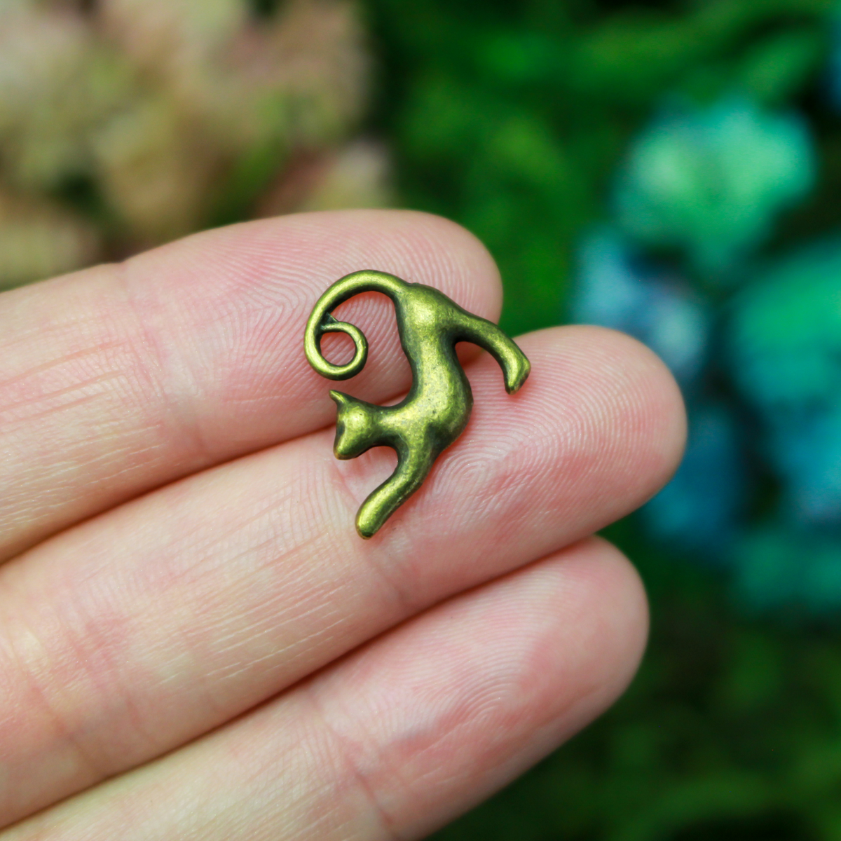 Cat Charms in Yoga Stretch Pose Bronze Tone - Symbol of Curiosity, Courage, Patience 25pcs
