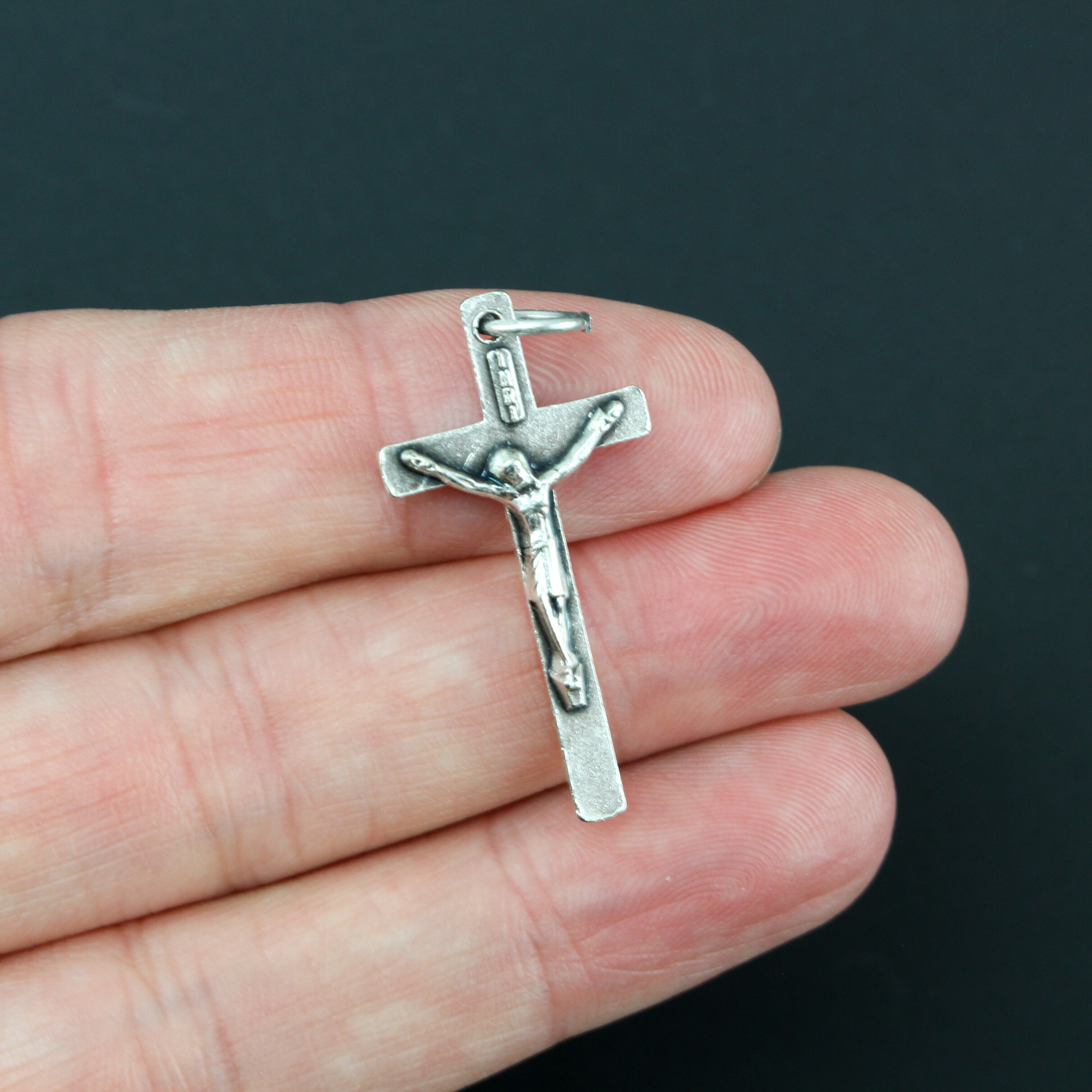 small classic style crucifix pendant