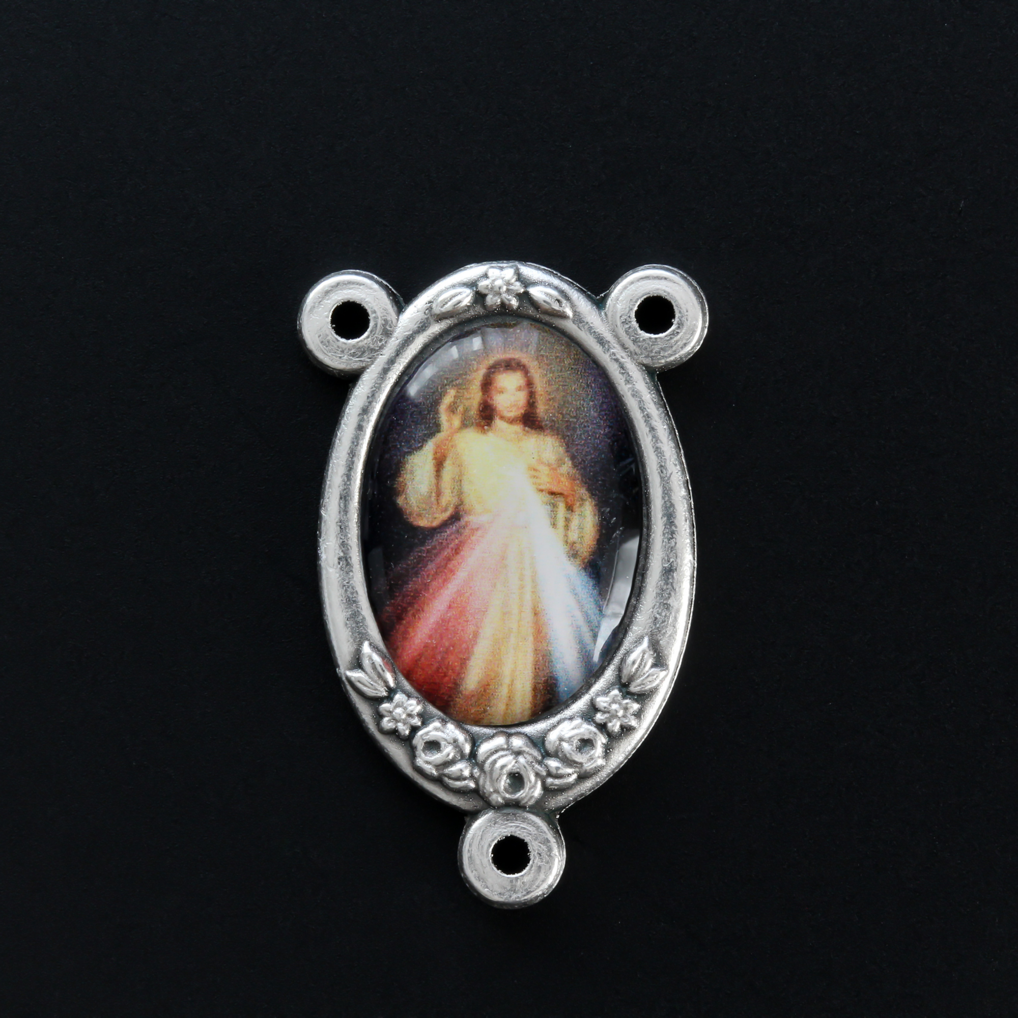 full color image of the Divine Mercy of Jesus rosary centerpiece