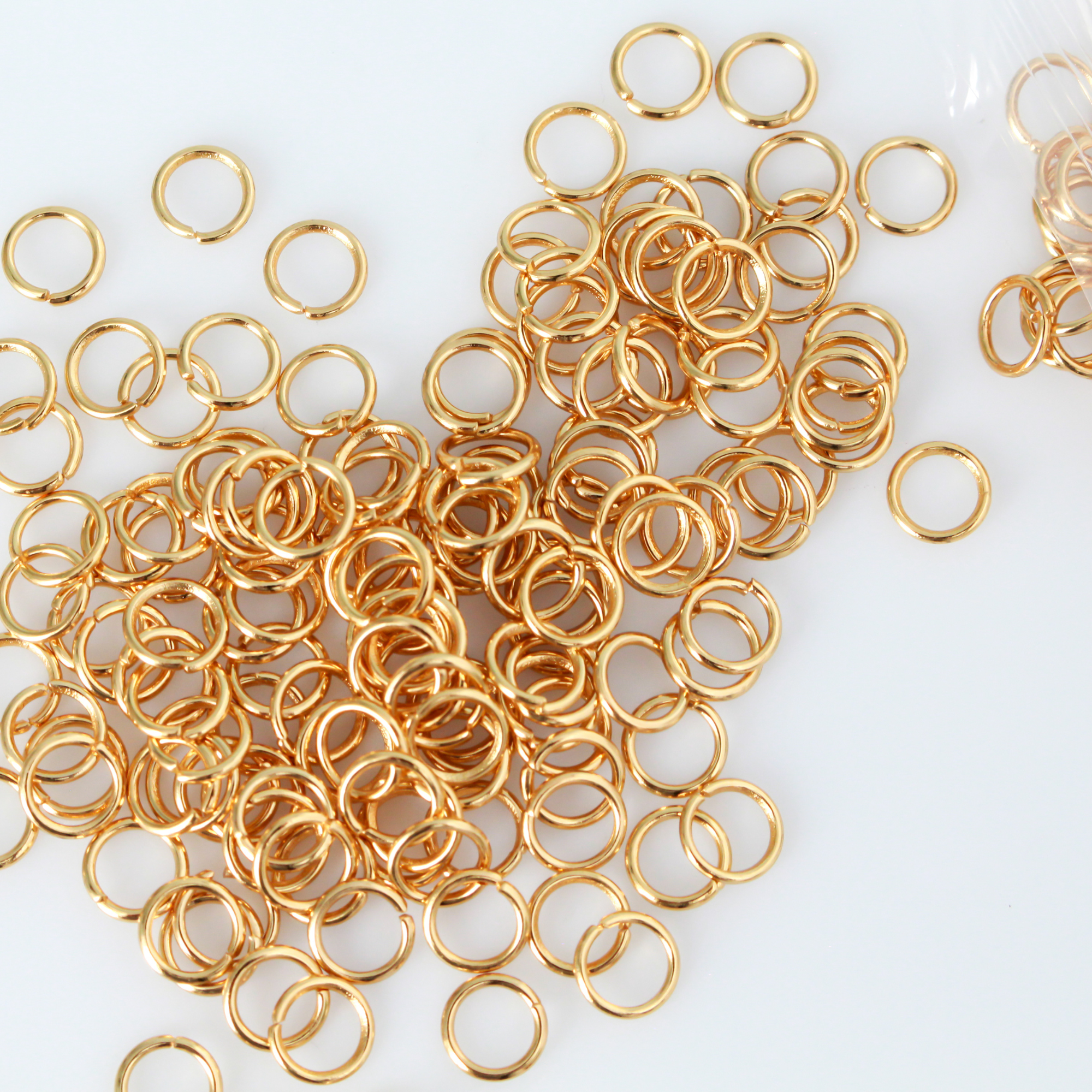 Stainless Steel Jump Rings, 24K Gold Plated, 6mmx0.8mm (20 Gauge) 100pcs