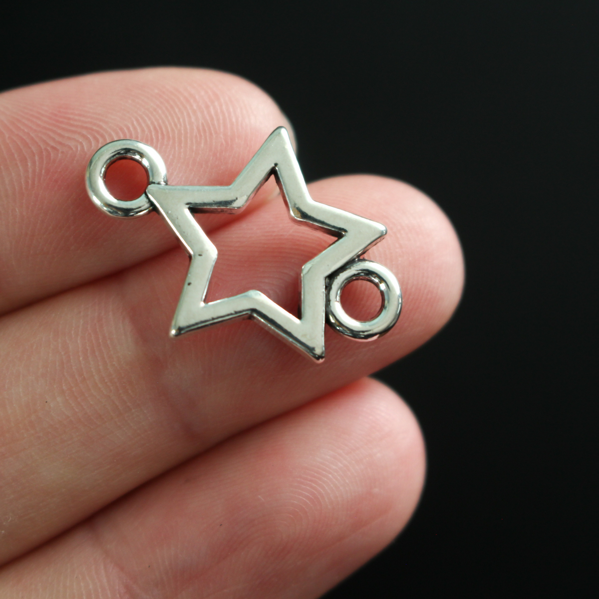 Hollow star connector links sold in packs of 20 pieces