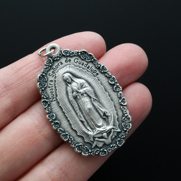 Our Lady of Guadalupe Divine Mercy of Jesus Medal with Rose Border - 1 3/4" Oval Spanish Medal