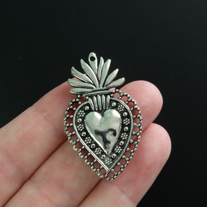 Beautiful Sacred Heart Milagro style pendant