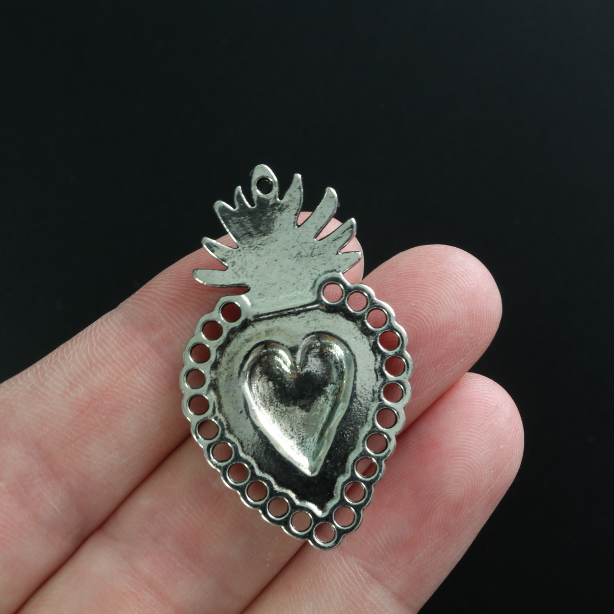 Flaming Holy Heart Charms - Ex Voto Milagro Style Sacred Heart - 5pcs