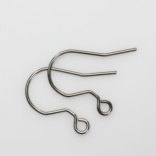 304 Stainless steel earring hooks with a horizontal loop, 20 guage wire. Sold in packages of 30 hooks (15 pairs).