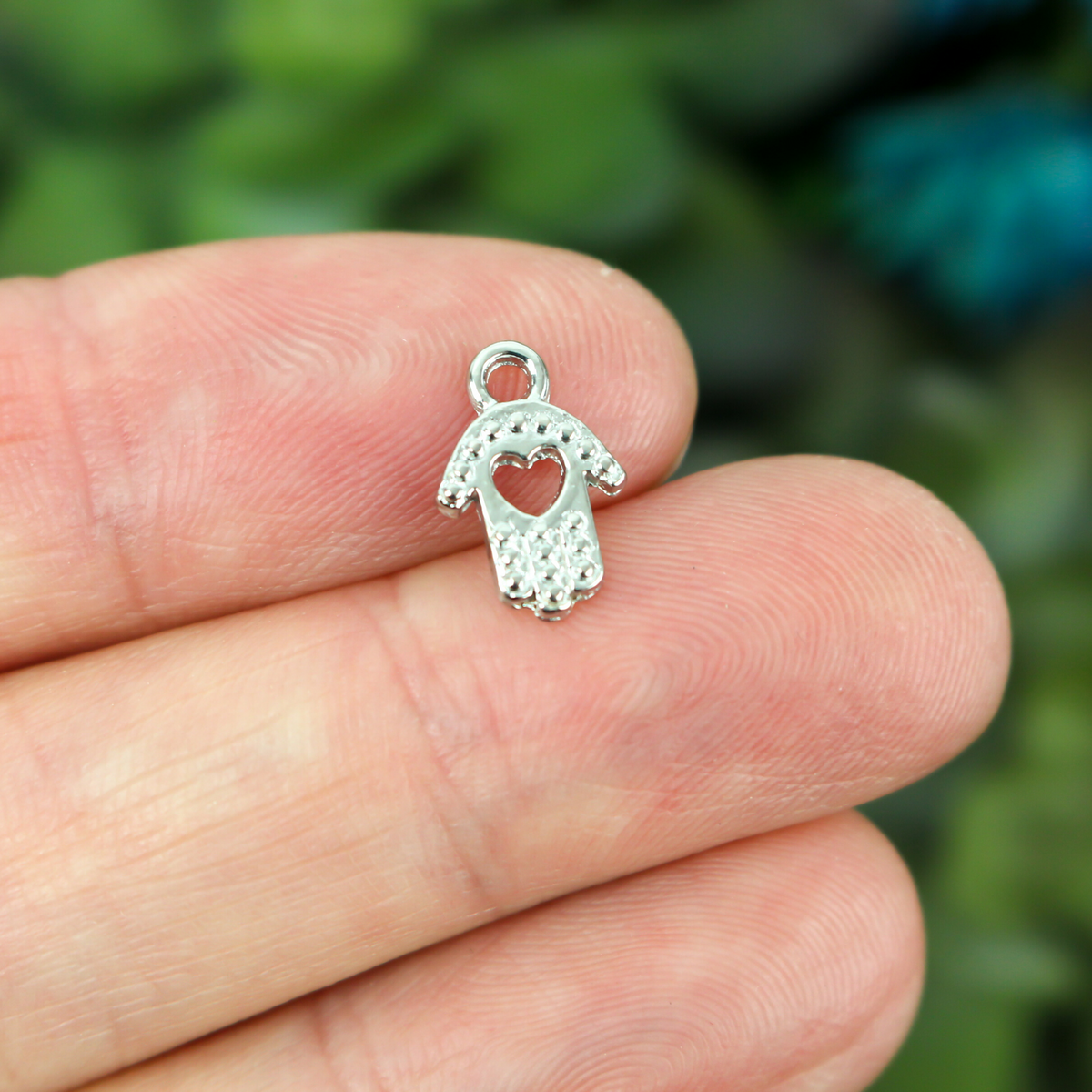 chamsa hand heart tiny silver charm 25 pieces